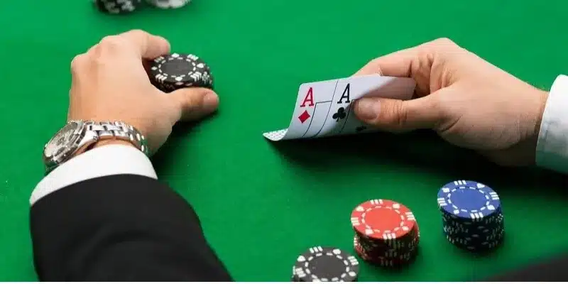 Tìm hiểu chung về Poker Online